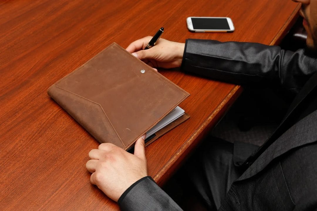 The Brag Document: How to Track Your Wins All Year So Performance Review Season Isn't a Scramble