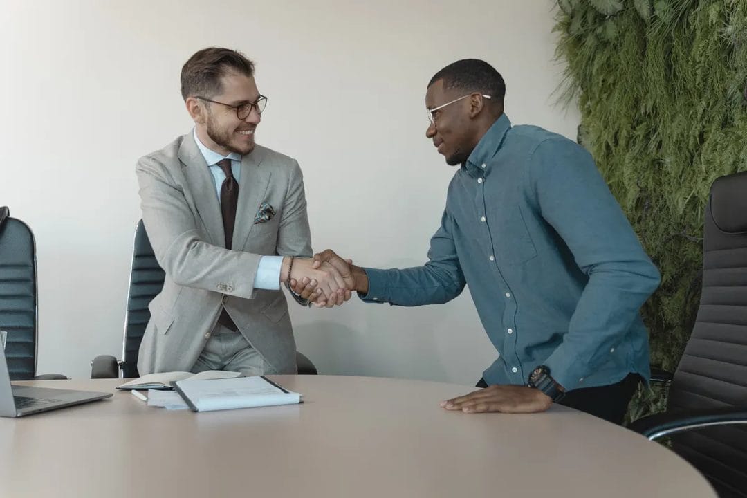 The Signing Bonus Play: Why Smart Candidates Are Taking Cash Over a Higher Base in 2026